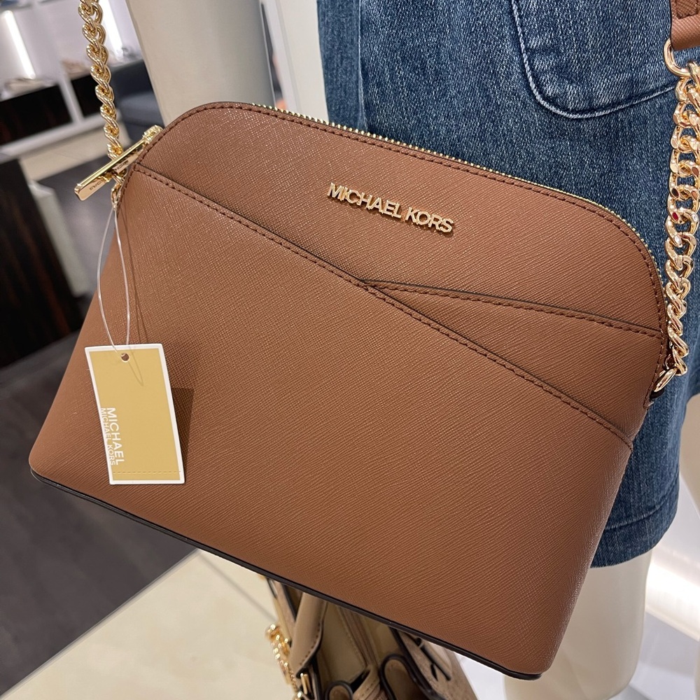 MICHAEL KORS Jet Set Travel Medium Dome Crossbody XCROSS XBODY Bag
Luggage 
NWT - Picture 15 of 16